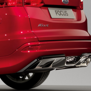 Zaščitna letev zadnjega odbijača črna, sijajna z difuzorjem